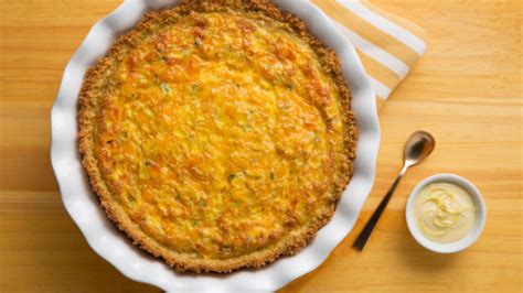 yellow-bell-pepper-cheddar-frittata-with-quinoa-crust image