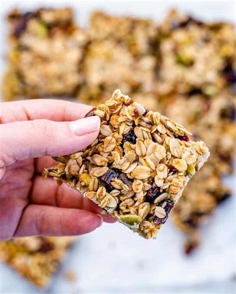 homemade-oatmeal-granola-bars-healthy-fitness image