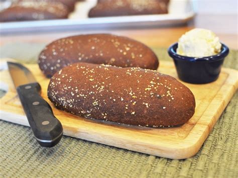 outback-steakhouse-honey-wheat-bushman-bread image