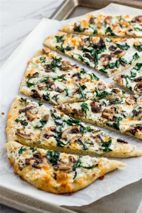 mushroom-spinach-white-pizza-my-eclectic-bites image
