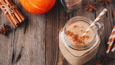 5-delicious-and-healthy-fall-smoothie-recipes-oxygen image