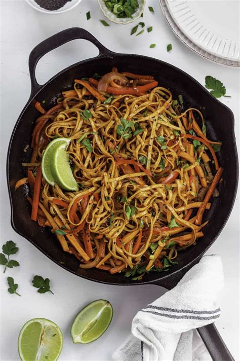 garlic-chili-oil-noodles-with-cilantro-sunglow-kitchen image