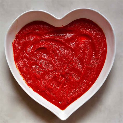 how-to-make-tomato-purepaste-and-store-it image
