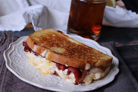 grilled-smoked-gouda-pimento-cheese-sandwich image