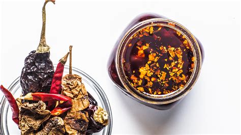 all-you-need-to-make-this-easy-peanut-chili-oil-is-a-pair image