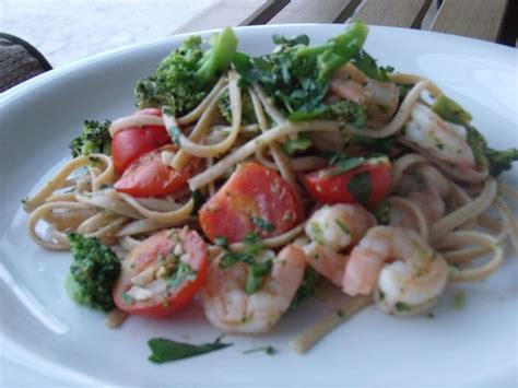 shrimp-broccoli-scampi-with-linguini-joy-bauer image