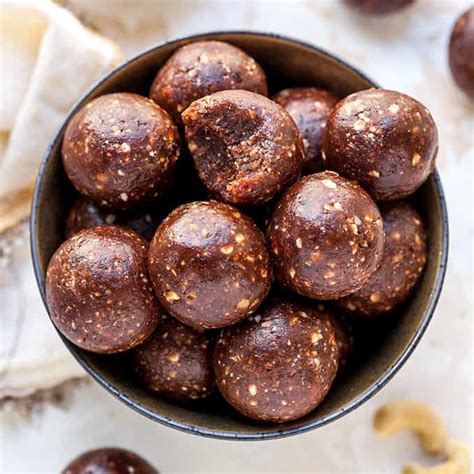 chocolate-date-energy-balls-vegan-paleo image