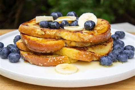 simple-banana-french-toast-two-kooks-in-the-kitchen image