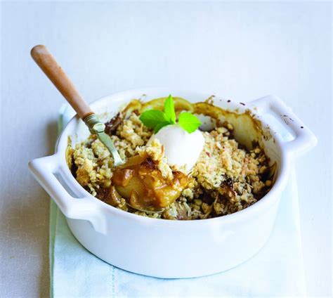 feijoa-and-apple-crumble-love-food-hate-waste image