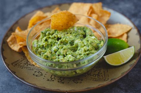 free-e-cookbook-guacamole-recipe-from-tastes image