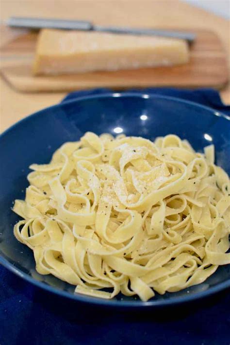 fettuccine-alfredo-traditional-and-authentic-italian image
