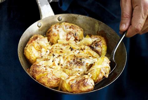 punched-potatoes-batatas-a-murro-leites-culinaria image