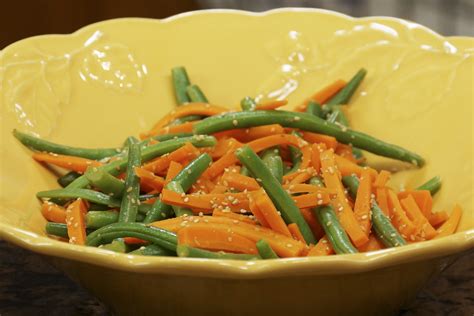 steamed-green-beans-and-carrots-with-orange-sauce image