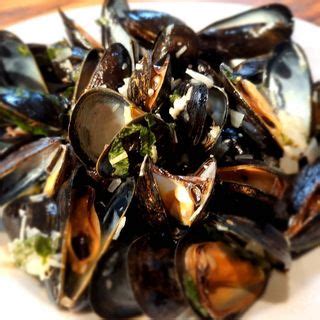 carrabbas-italian-grills-mussels-restaurant image