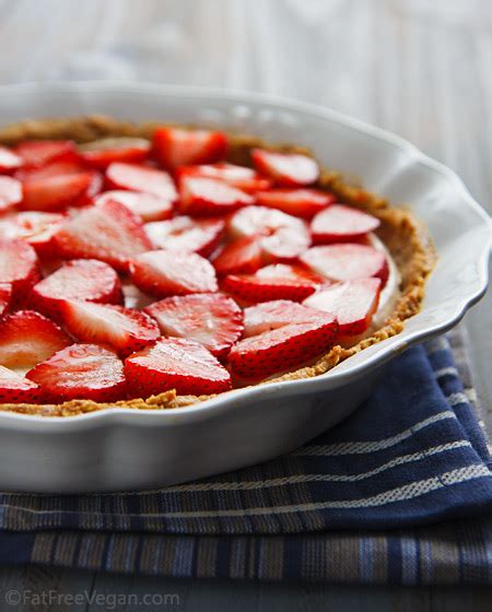 no-bake-vegan-strawberry-pie-fatfree-vegan-kitchen image