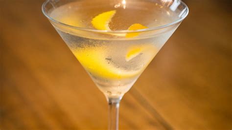 james-bond-vesper-martini-recipe-rachael-ray-show image