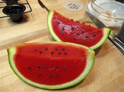 break-the-mold-how-to-make-a-gelatin-watermelon-fn image