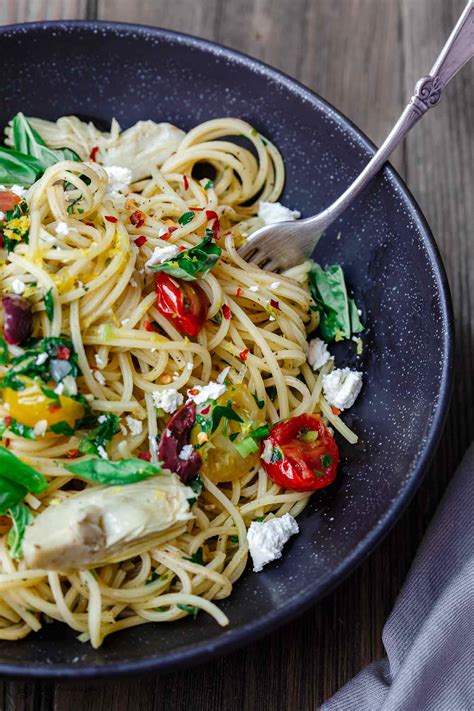simple-mediterranean-olive-oil-pasta-the image