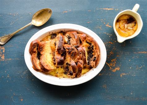 panettone-bread-and-butter-pudding-lovefoodcom image