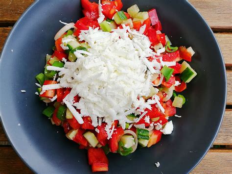 shopska-salad-wikipedia image