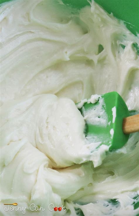 2-minute-vanilla-frosting-jenny-can-cook image