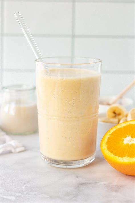dreamy-orange-smoothie-tastes-like-a-creamsicle image