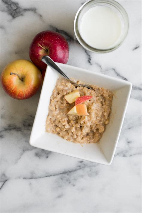 steel-cut-oatmeal-with-apples-doctor-yum image