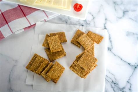 flaxseed-crackers-with-parmesan-divalicious image