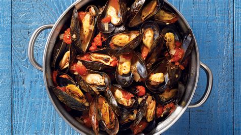 mussels-with-tomatoes-herbs-iga image