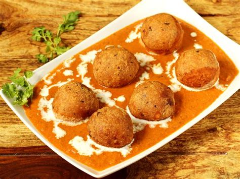 malai-kofta-recipe-paneer-kofta-curry-swasthis image