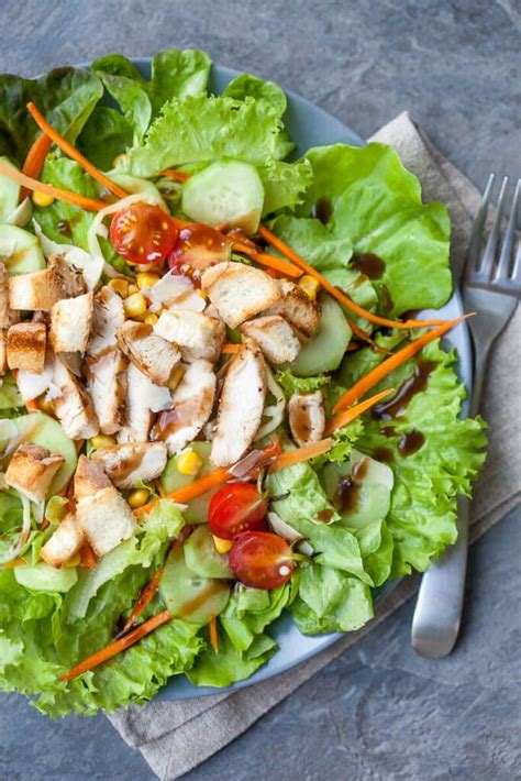 grilled-chicken-and-mixed-greens-salad-vibrant-plate image