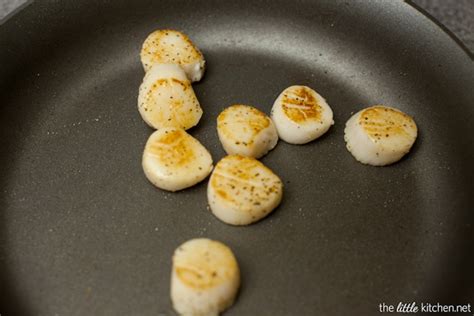 pan-seared-scallops-with-a-gruyre-cheese-sauce image