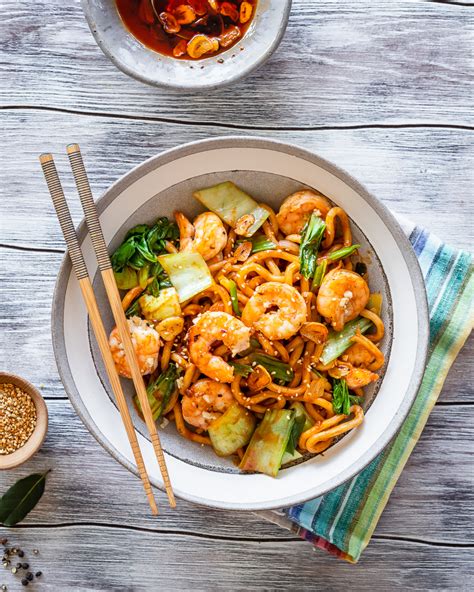 szechuan-noodles-with-garlic-shrimp-le-petit-eats image