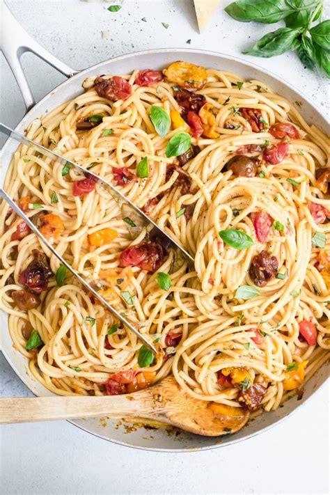 roasted-garlic-butter-pasta-with-roasted-tomatoes image