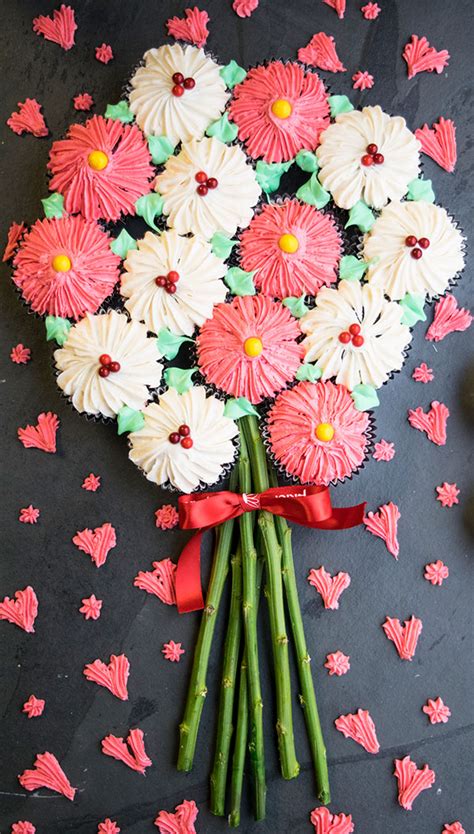 how-to-make-cupcake-bouquet-flower-cakewhiz image