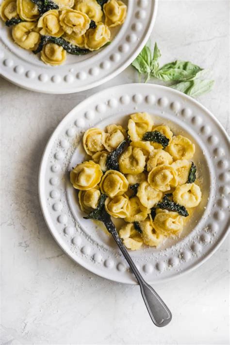 cheese-tortellini-in-garlic-butter-sauce-culinary-hill image