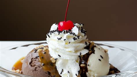 25-ice-cream-sundae-recipes-that-make-the-best-treat image