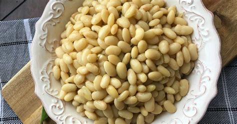 simple-italian-white-beans-recipe-with-garlic-and-sage image