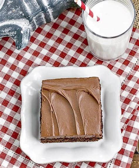 old-fashioned-cocoa-fudge-cake-that-skinny-chick-can image