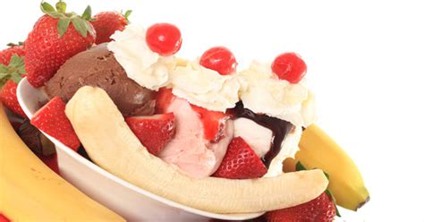 quick-and-easy-banana-split-recipes-living-on-a-dime image
