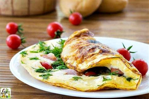 omelette-aux-fines-herbes-recipe-from-the-hundred image