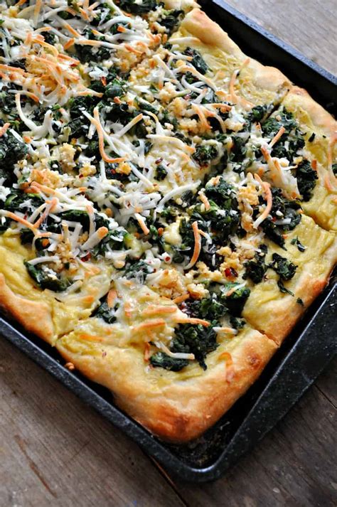 vegan-spinach-alfredo-pizza-rabbit-and-wolves image