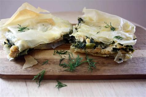 vegan-spanakopita-greek-spinach-feta-pie-the image