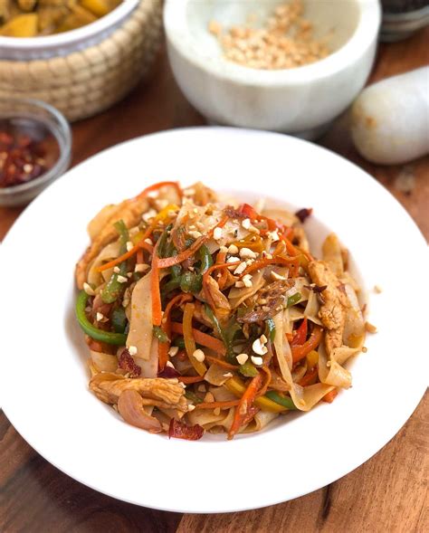 chicken-pad-thai-noodles-recipe-archanas-kitchen image