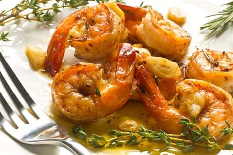 shrimp-with-garlic-oil-and-hot-peppers-simple image