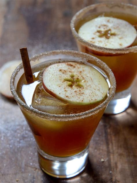 spiced-amaretto-apple-cider-kiss-how-sweet-eats image