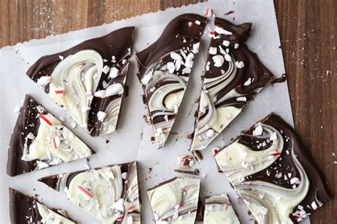 5-minute-peppermint-bark-barefeet-in-the-kitchen image
