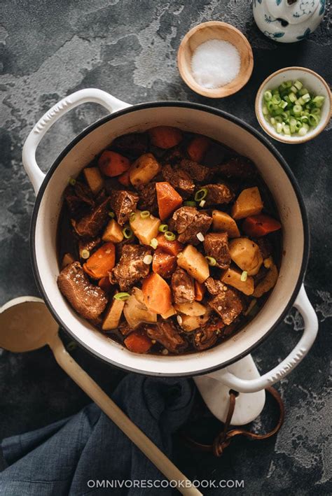 chinese-beef-stew-with-potatoes-土豆炖牛肉 image