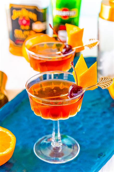 classic-manhattan-cocktail image