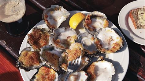 broiled-oysters-with-garlic-breadcrumbs-recipe-bon image